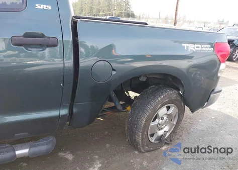 2008 Toyota Tundra Sr5 5.7L V8 z USA, uszkodzony, nr VIN 5TFDV541X8X077156